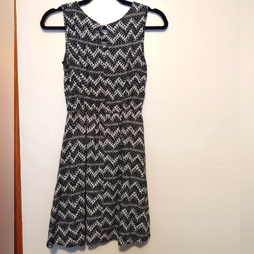 Black and White Chevron Mini Dress - Picture 2 of 7